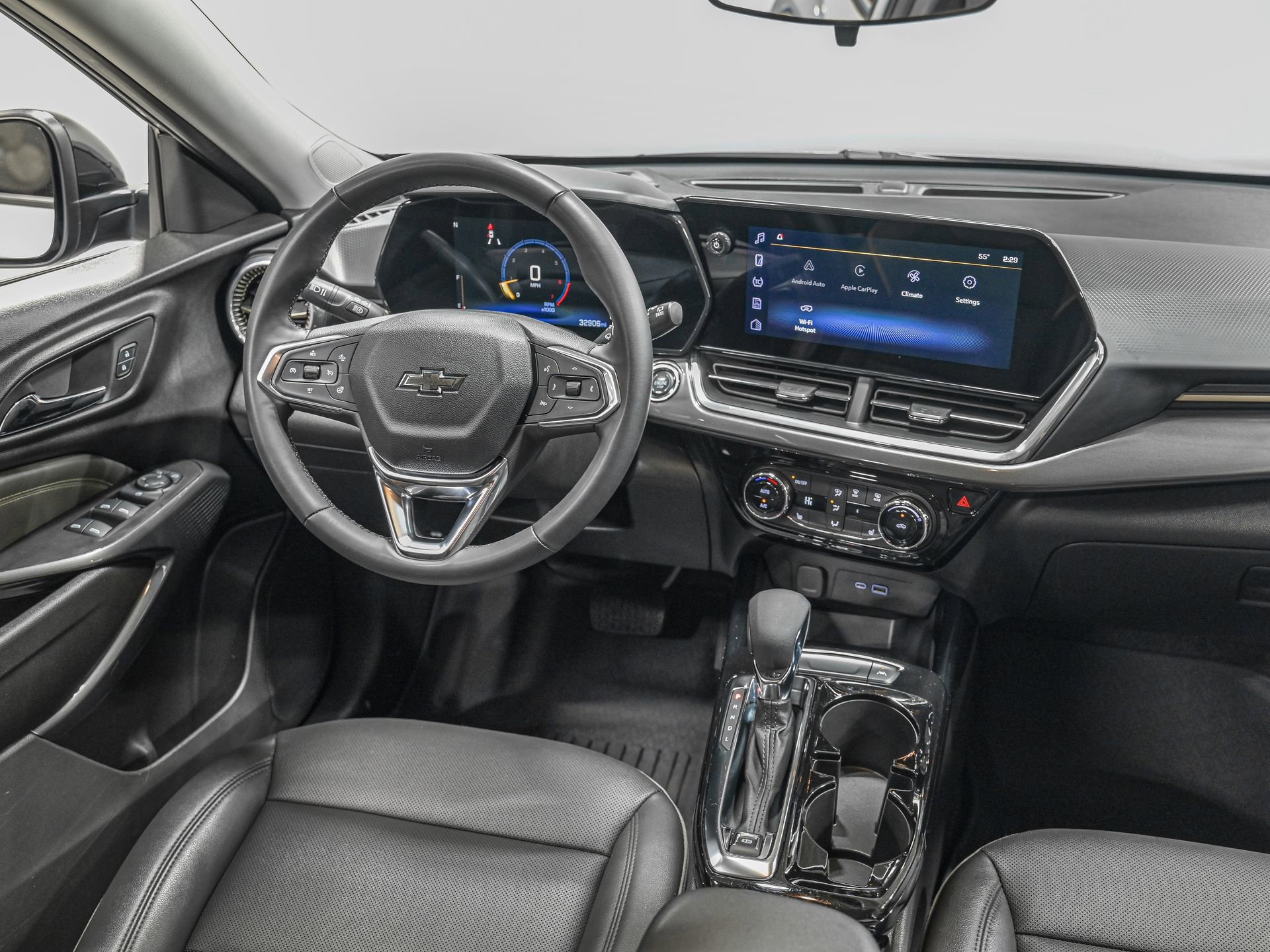 Used 2025 Chevrolet Trax ACTIV w/ Driver Confidence Package image 28