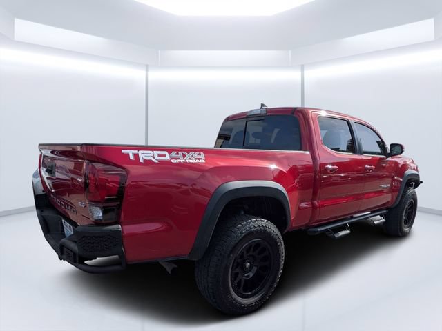 Used 2018 Toyota Tacoma TRD Off-Road AWD/4WD image 3
