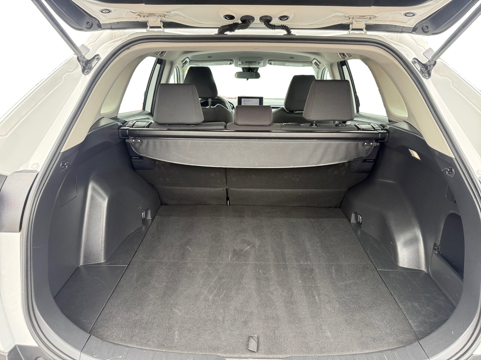Used 2025 Toyota RAV4 XLE FWD image 17