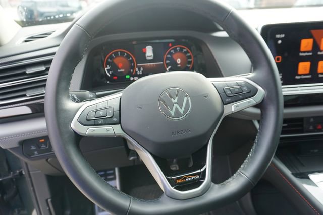 Used 2025 Volkswagen Atlas Peak Edition SE image 14