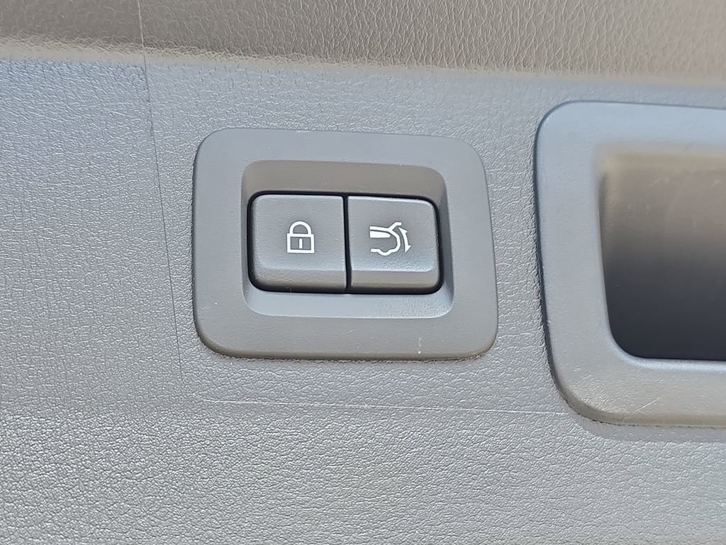 Used 2025 MAZDA CX-50 AWD 2.5 Hybrid w/ Premium Pkg image 13