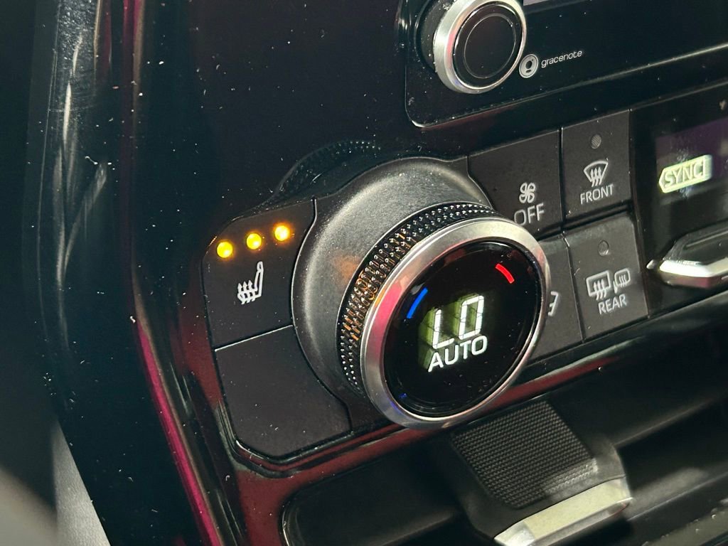 Used 2022 Toyota Highlander XSE image 11