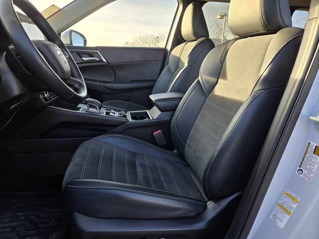 Used 2024 Mitsubishi Outlander SE image 4