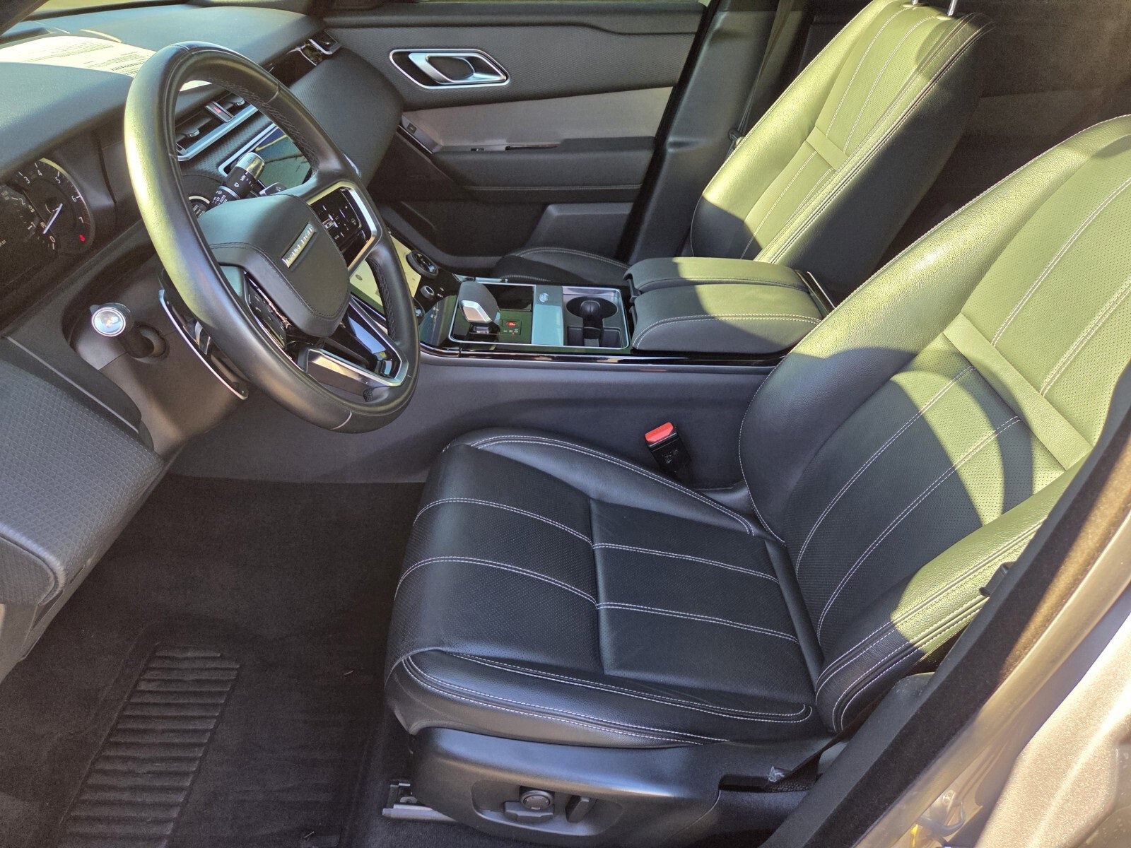 Used 2022 Land Rover Range Rover Velar S image 10