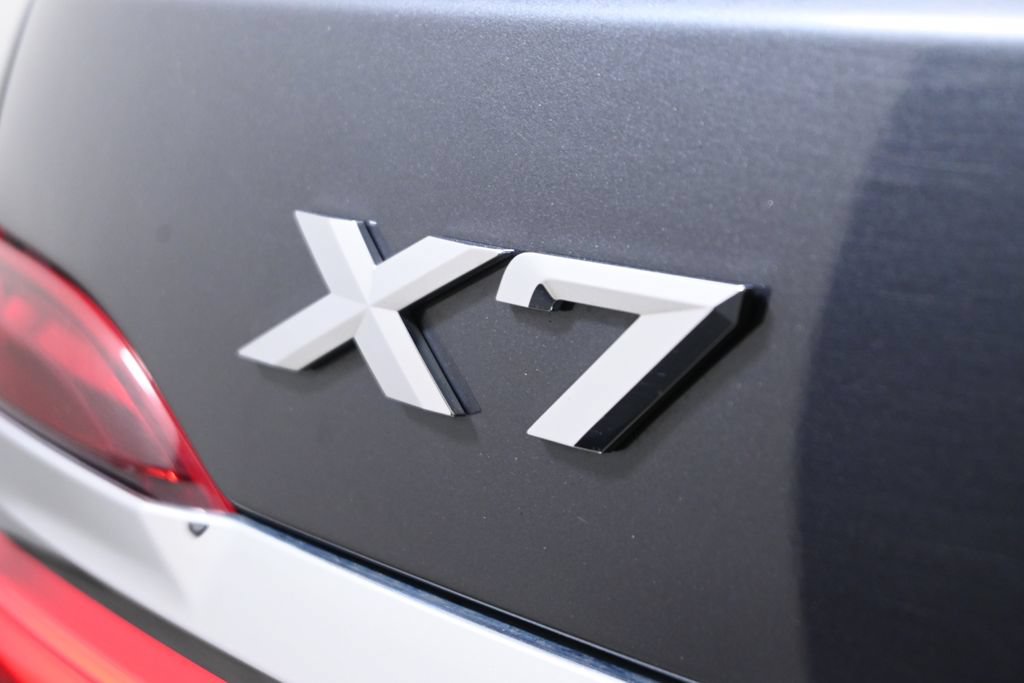 Used 2020 BMW X7 xDrive40i w/ Premium Package AWD/4WD image 44