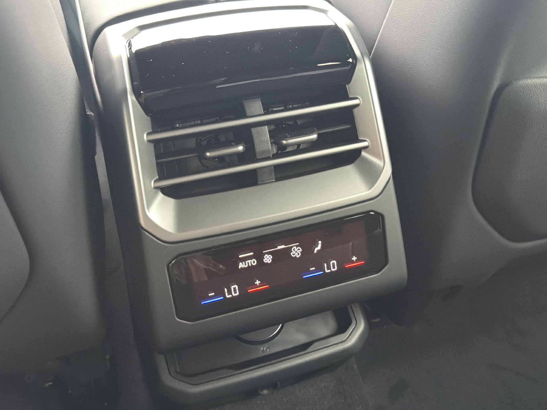 New 2027 BMW X5 xDrive50e AWD/4WD image 17