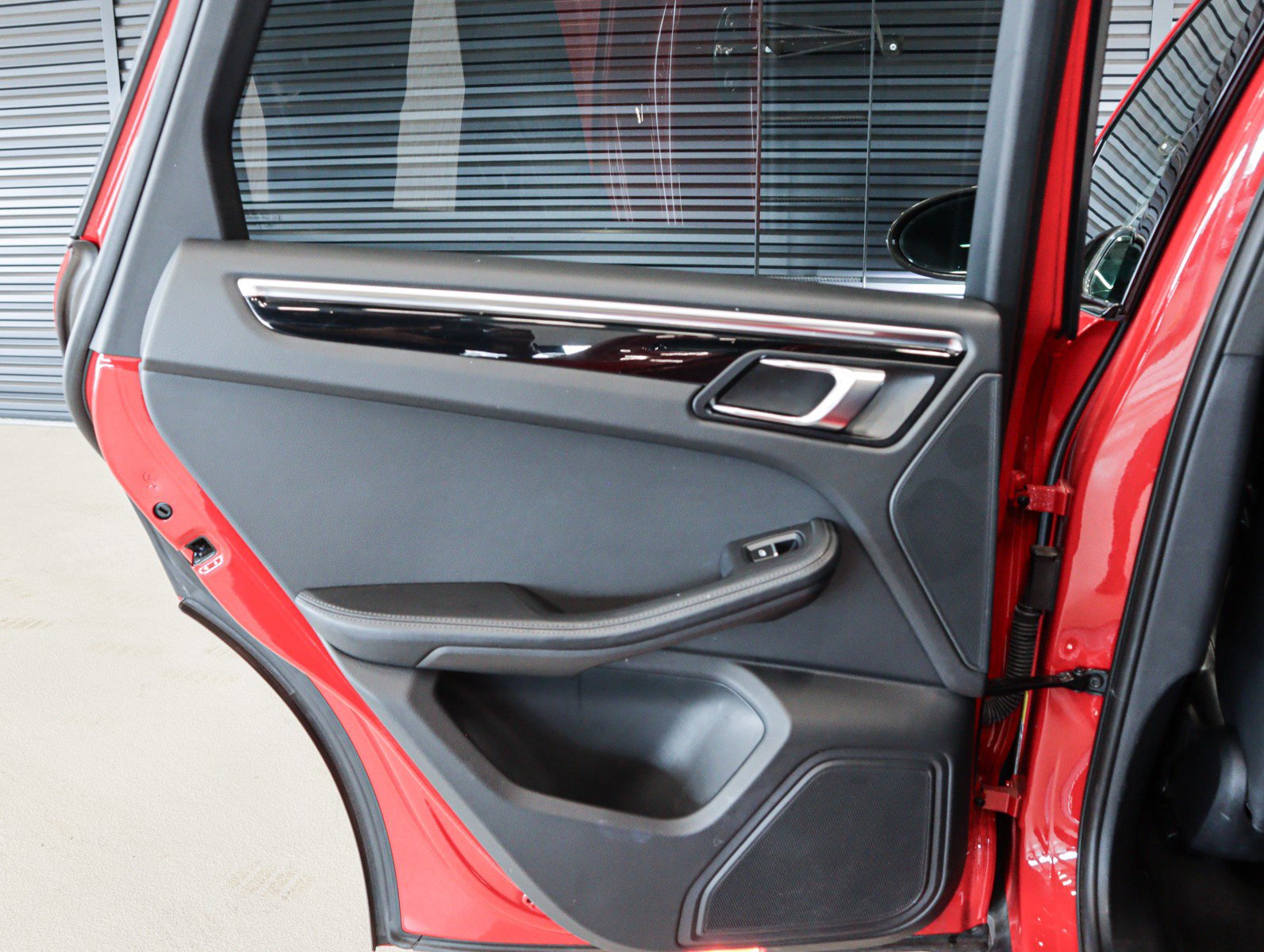 Certified 2024 Porsche Macan Turbo w/ Premium Plus Package image 24