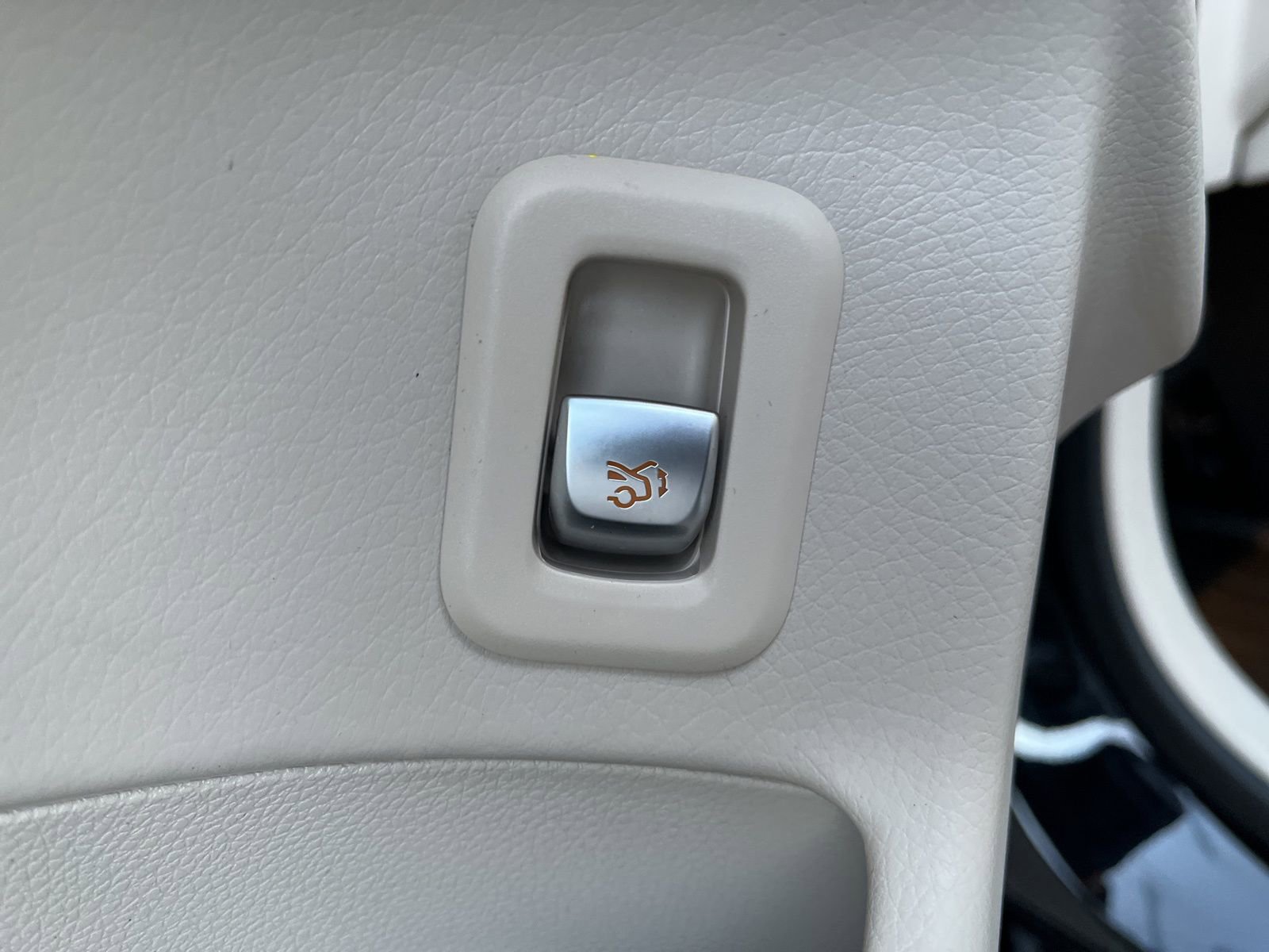 Used 2022 Mercedes-Benz GLC 300 4MATIC image 26