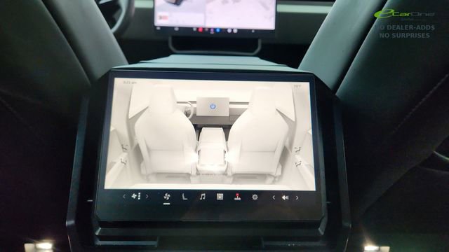 Used 2024 Tesla Cybertruck AWD Crew Cab image 47