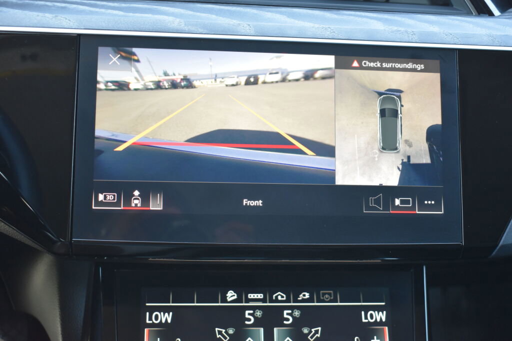 Used 2021 Audi e-tron Premium w/ Convenience Plus Package image 11