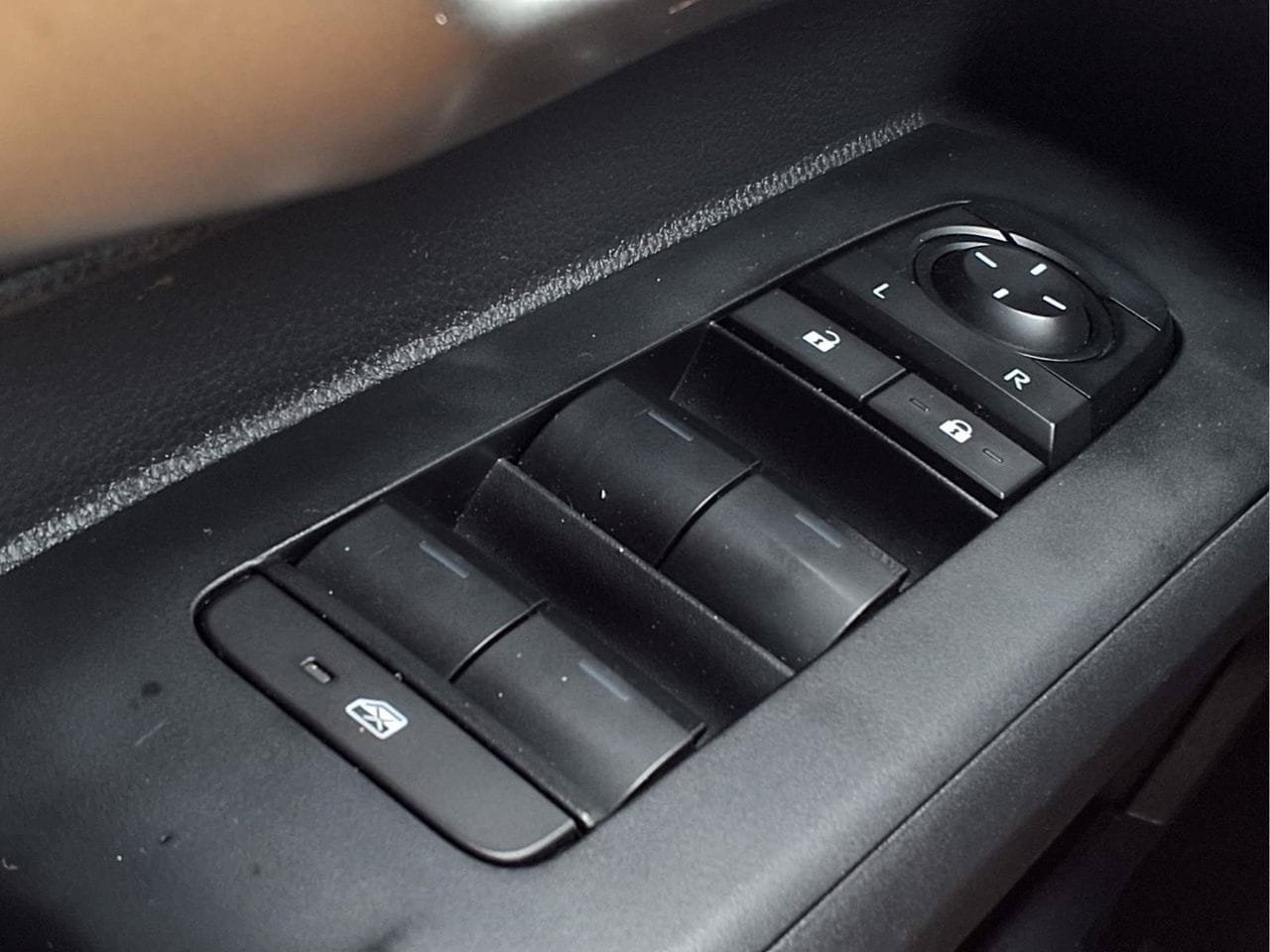 Used 2024 Toyota Tacoma TRD Off-Road AWD/4WD image 25