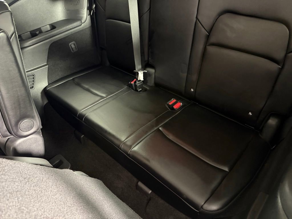 Used 2024 Nissan Pathfinder Platinum image 27