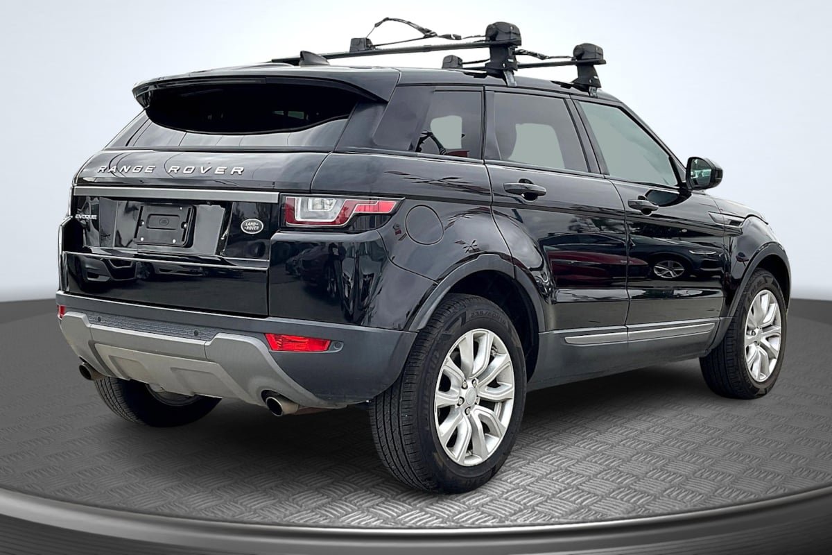 Used 2017 Land Rover Range Rover Evoque SE AWD/4WD image 13