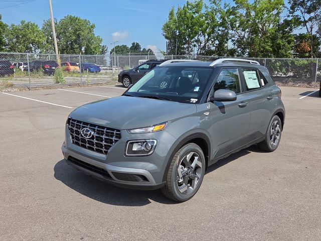 New 2026 Hyundai Venue SEL FWD image 2