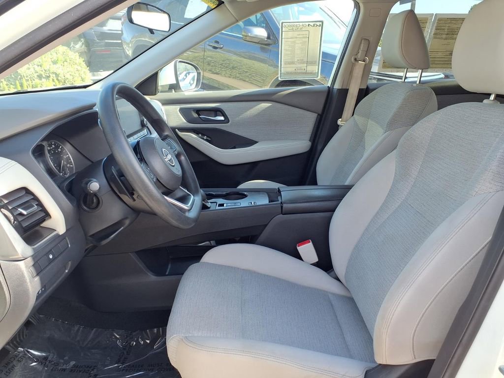 Used 2022 Nissan Rogue SV FWD image 8
