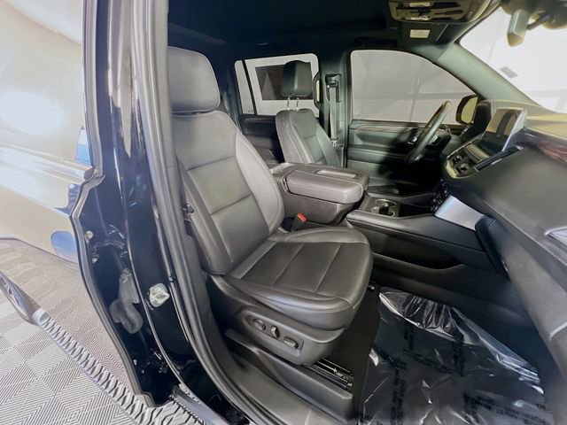 Used 2023 Chevrolet Suburban Z71 w/ Luxury Package image 29