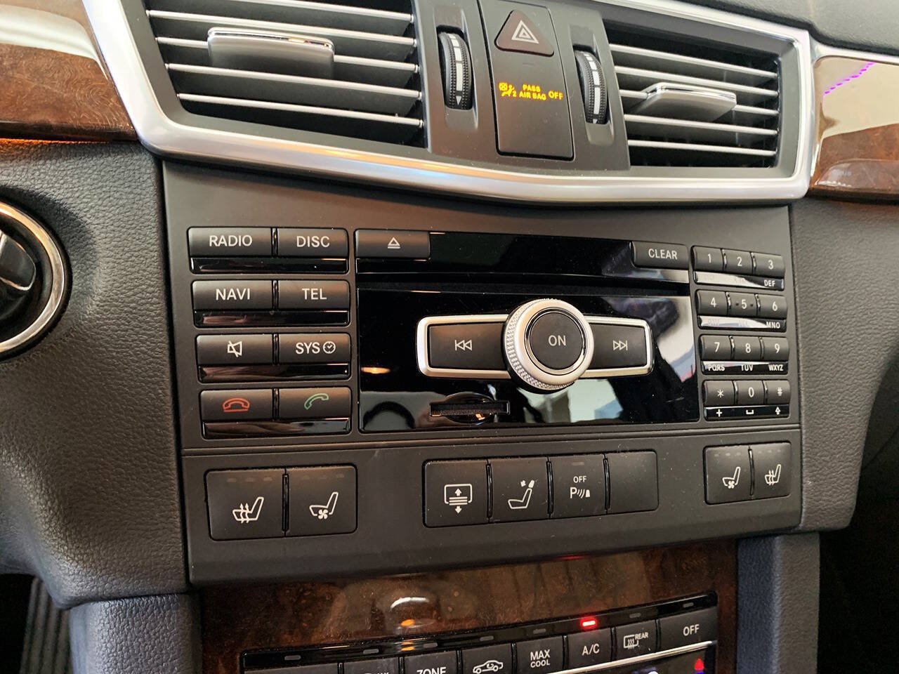 Used 2012 Mercedes-Benz E 550 4MATIC Sedan image 15