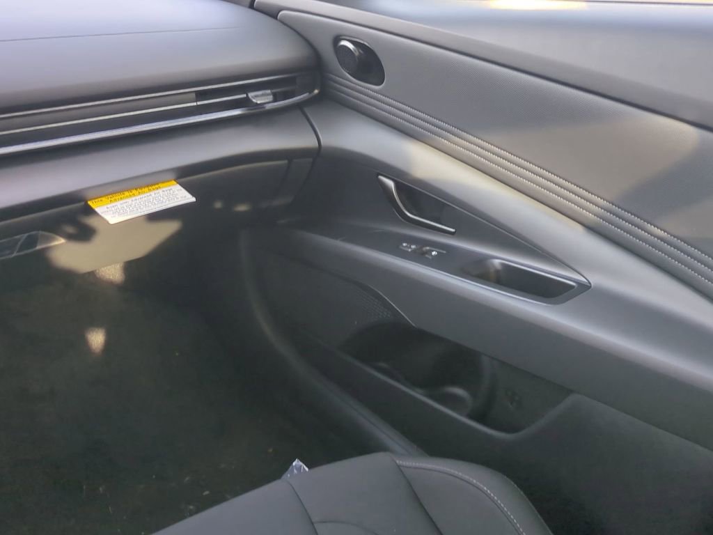 New 2026 Hyundai Elantra Sport image 18