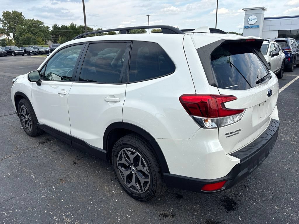 Used 2020 Subaru Forester Premium AWD/4WD image 5