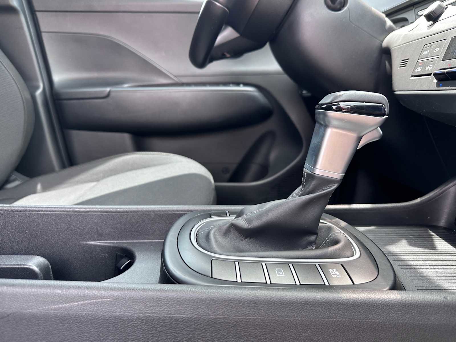 Used 2024 Hyundai Kona SEL FWD image 24