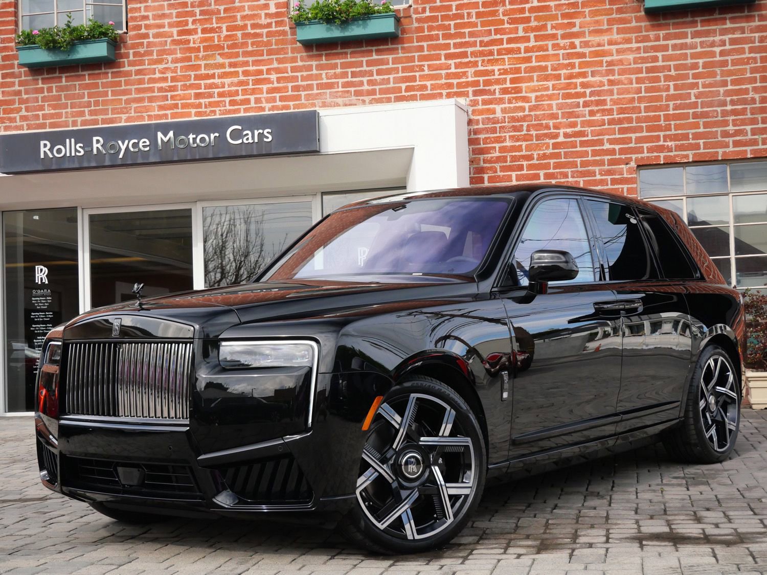 New 2026 Rolls-Royce Cullinan Black Badge image 1
