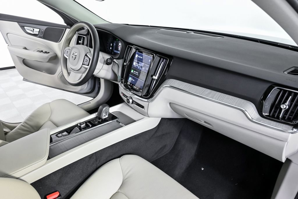 Certified 2025 Volvo V60 B5 Cross Country Plus image 25