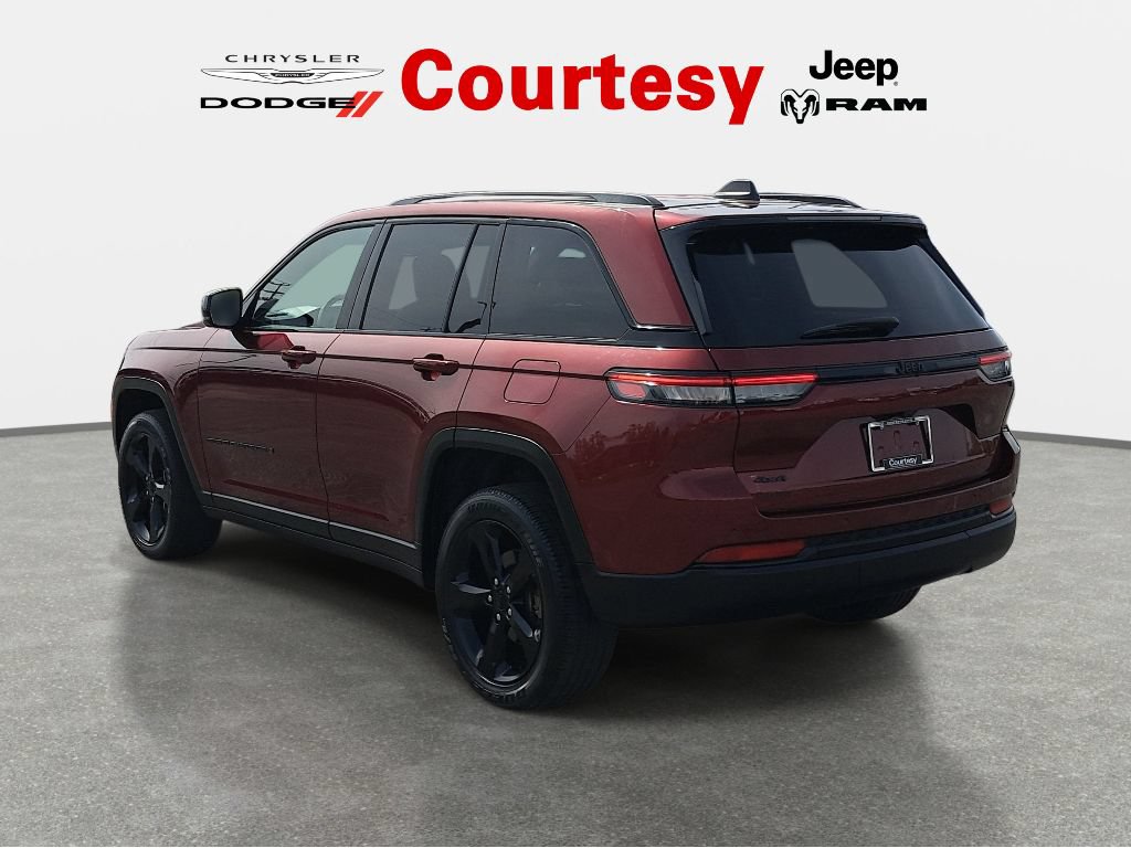 Certified 2023 Jeep Grand Cherokee Altitude AWD/4WD image 6