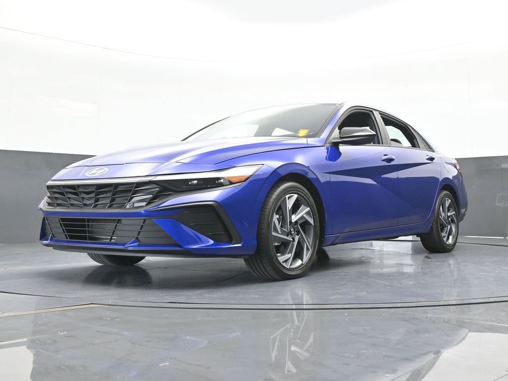 Used 2025 Hyundai Elantra Sport image 47
