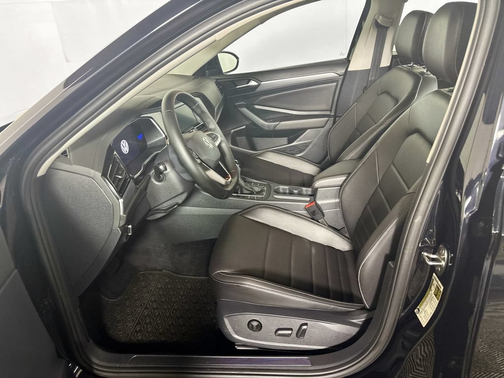 Certified 2022 Volkswagen Jetta SE FWD image 13