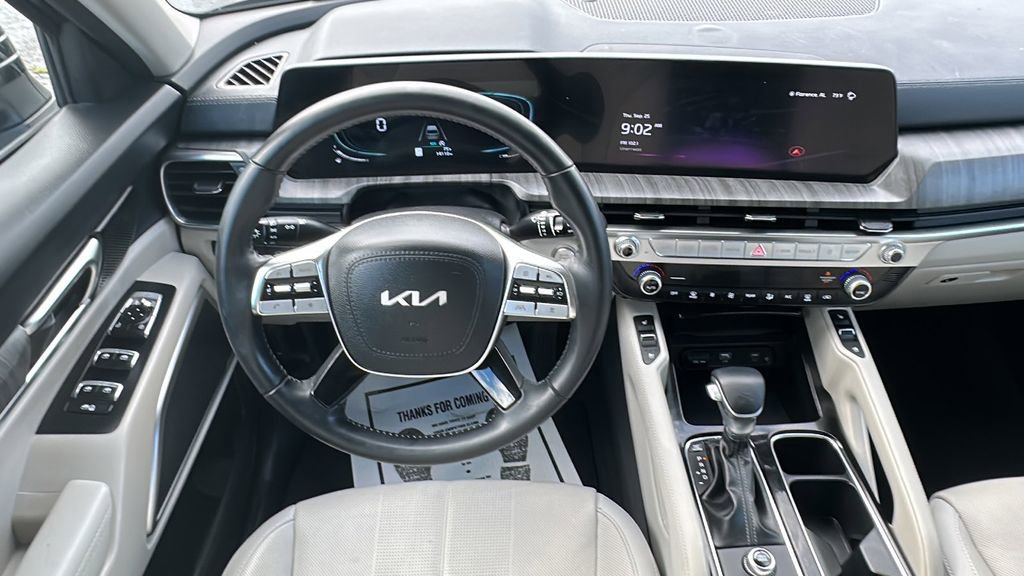 Used 2025 Kia Telluride EX w/ EX Captain's Chair Package image 19