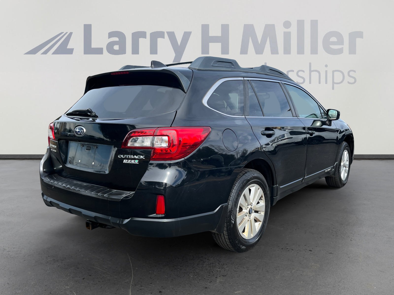 Used 2017 Subaru Outback 2.5i Premium AWD/4WD image 5