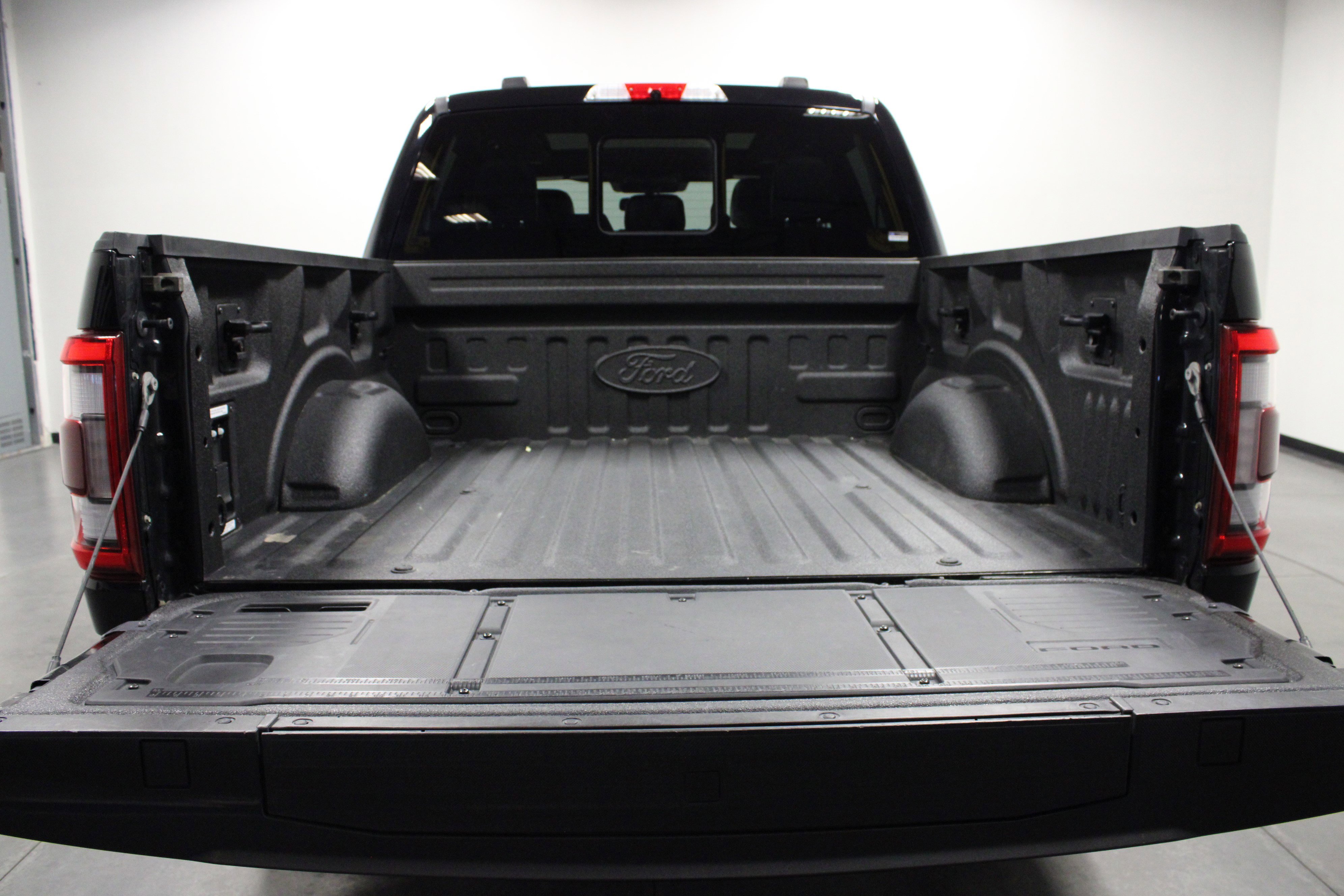 Used 2022 Ford F150 Platinum w/ Equipment Group 701A High AWD/4WD image 14