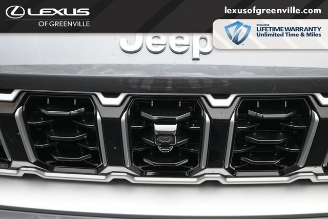 Used 2026 Jeep Grand Cherokee Summit AWD/4WD image 31