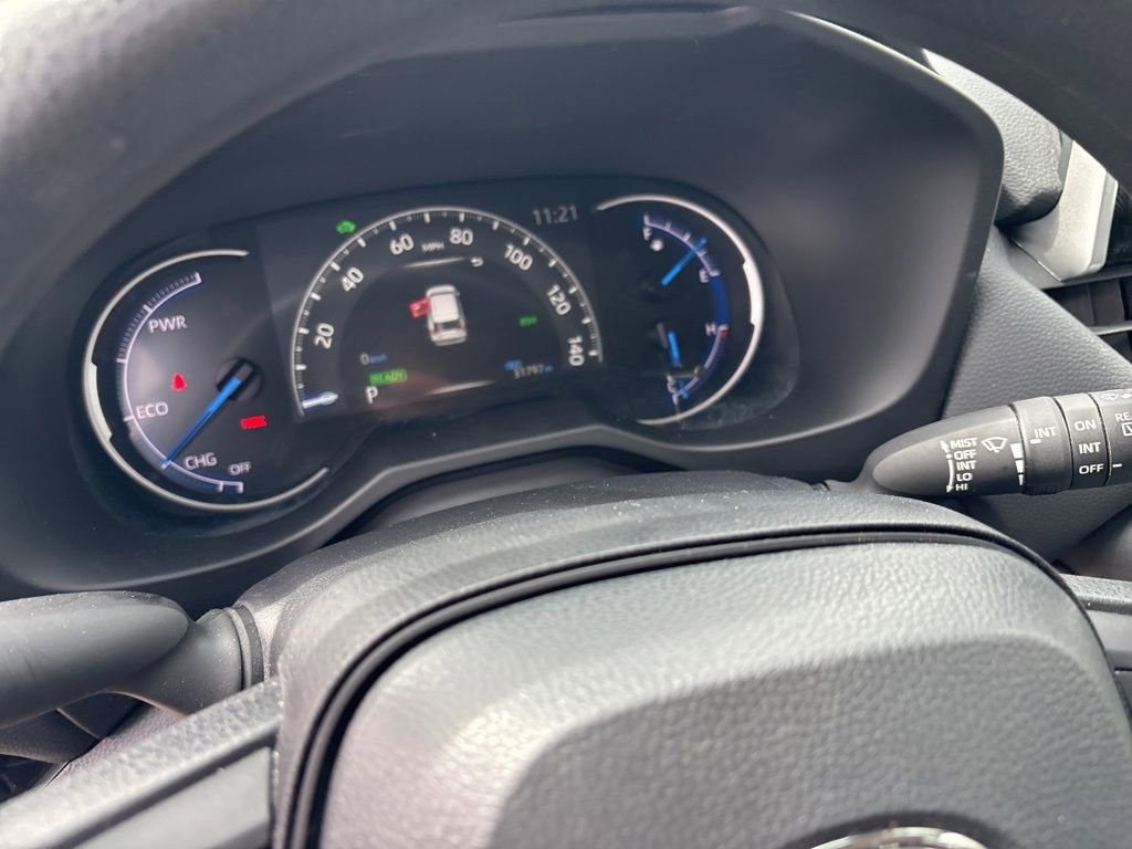 Used 2025 Toyota RAV4 XLE AWD/4WD image 14