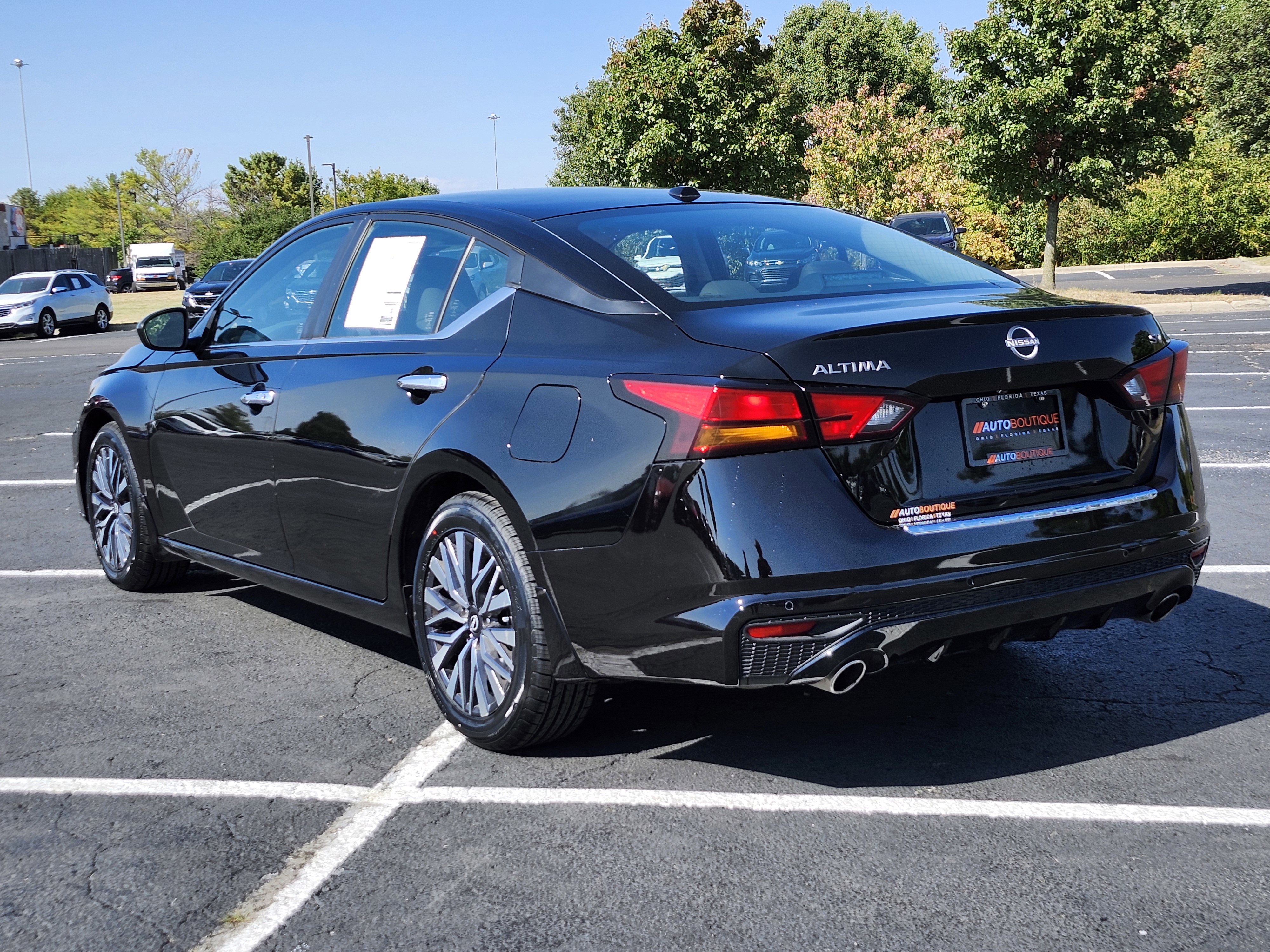 Used 2023 Nissan Altima 2.5 SV w/ SV Premium Package image 8