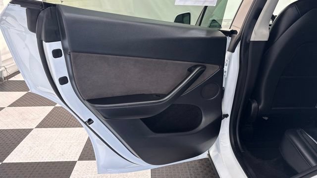 Used 2023 Tesla Model Y Long Range AWD/4WD image 19