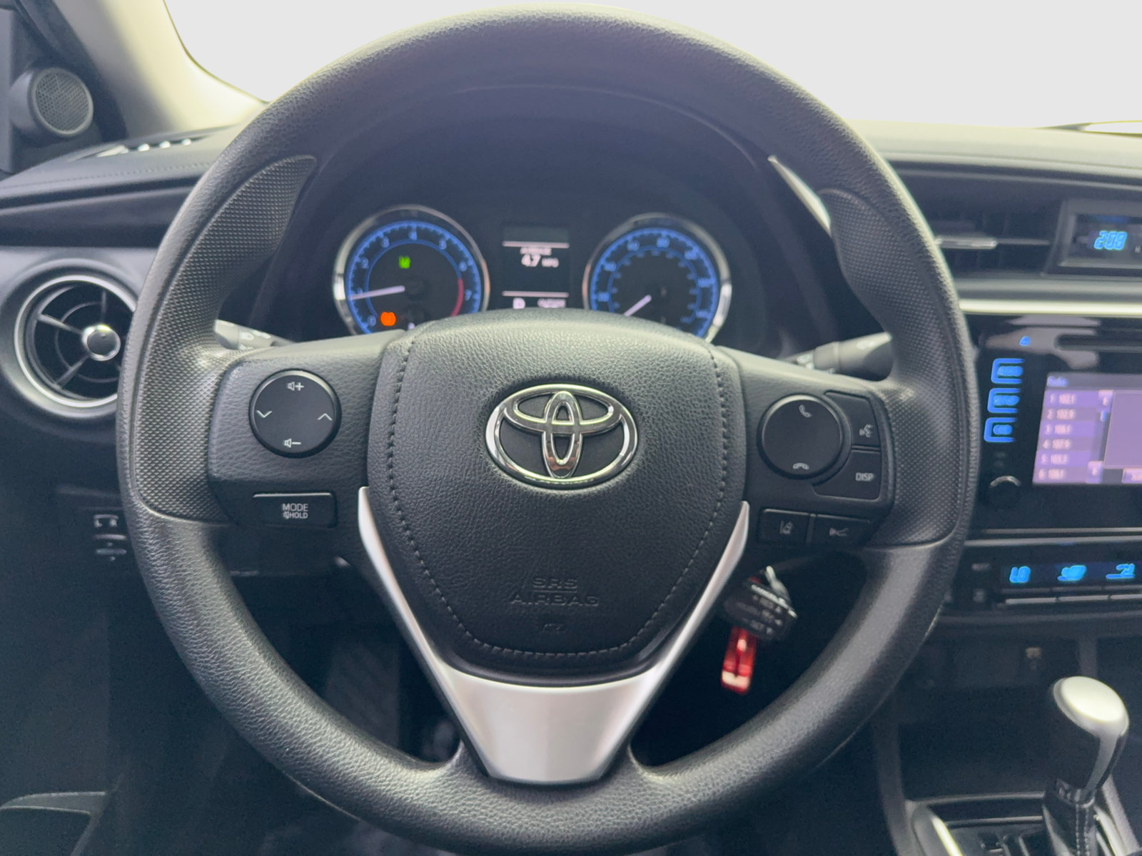 Used 2018 Toyota Corolla LE FWD image 23