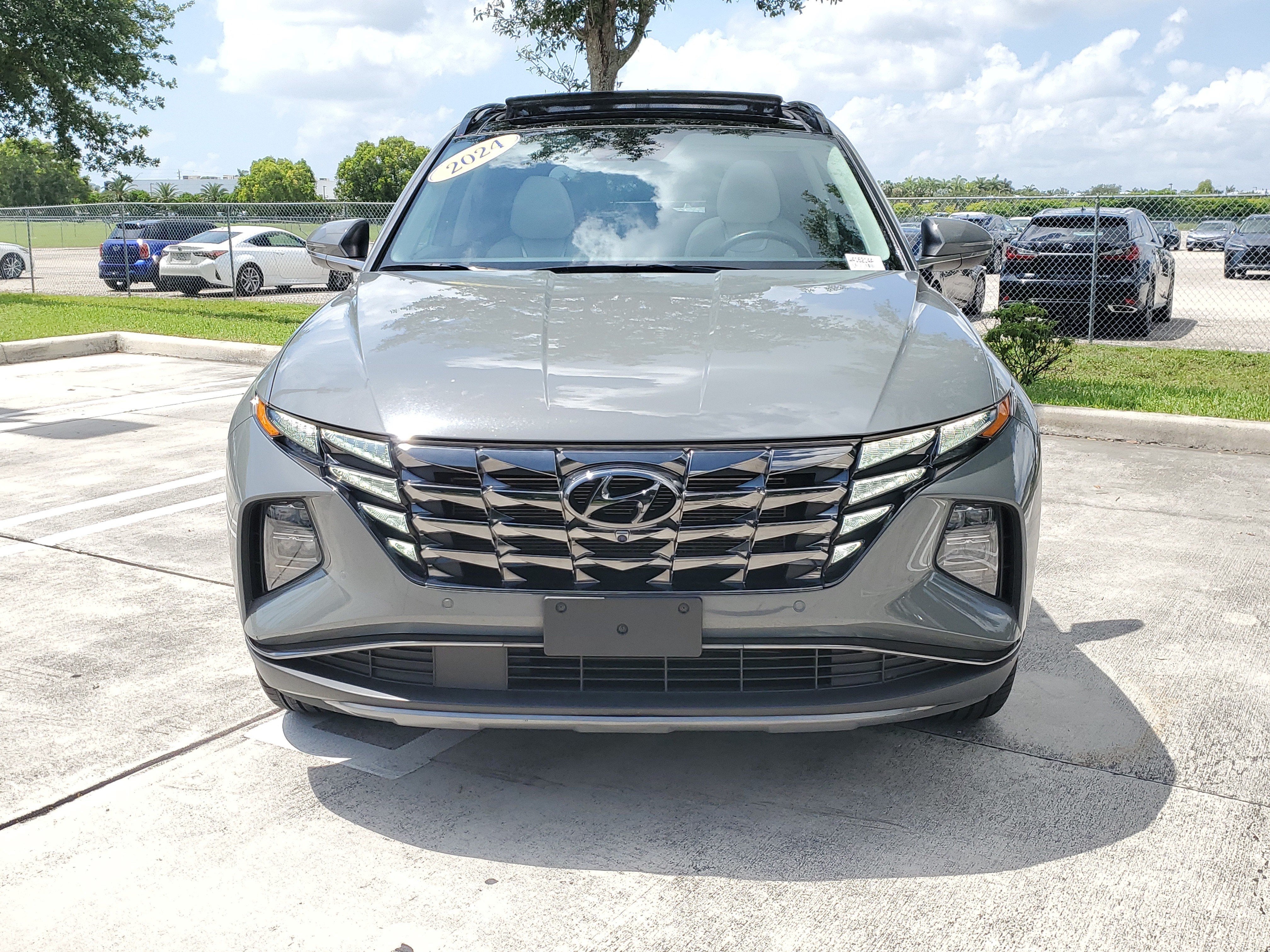 Used 2024 Hyundai Tucson Limited FWD image 2