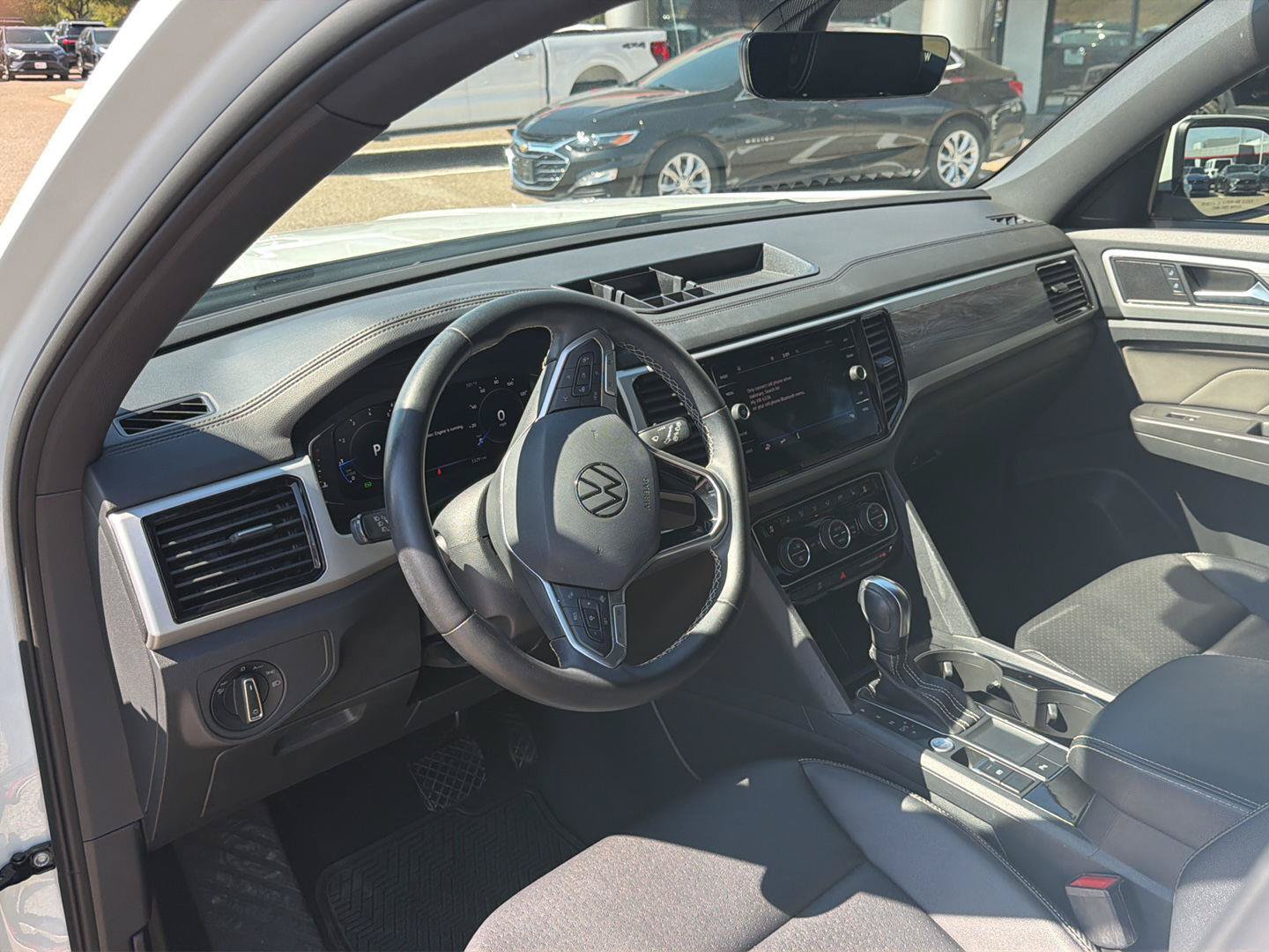 Used 2023 Volkswagen Atlas Cross Sport SE w/ Panoramic Sunroof Package FWD image 20