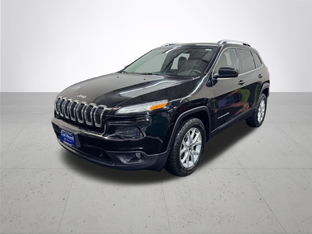 Used 2018 Jeep Cherokee Latitude Plus w/ Comfort/Convenience Group FWD image 2