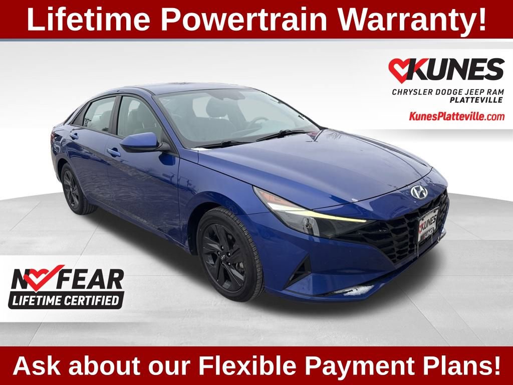 Used 2023 Hyundai Elantra SEL image 3