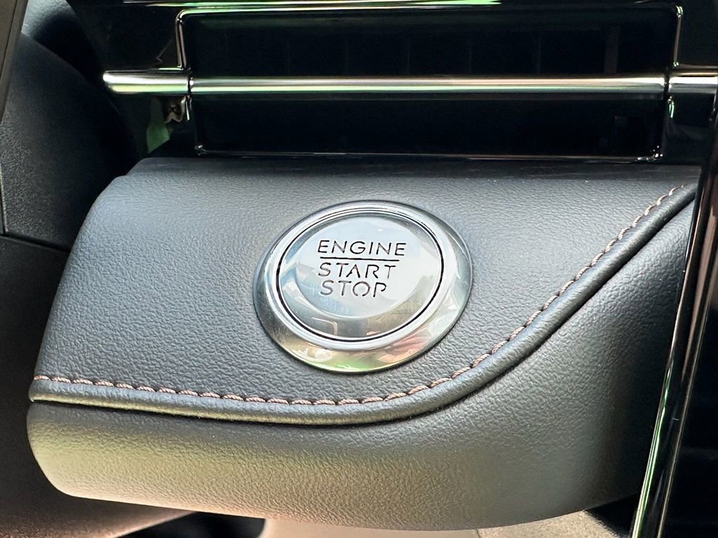 New 2026 Lincoln Nautilus Reserve w/ Jet Appearance Package AWD/4WD image 11