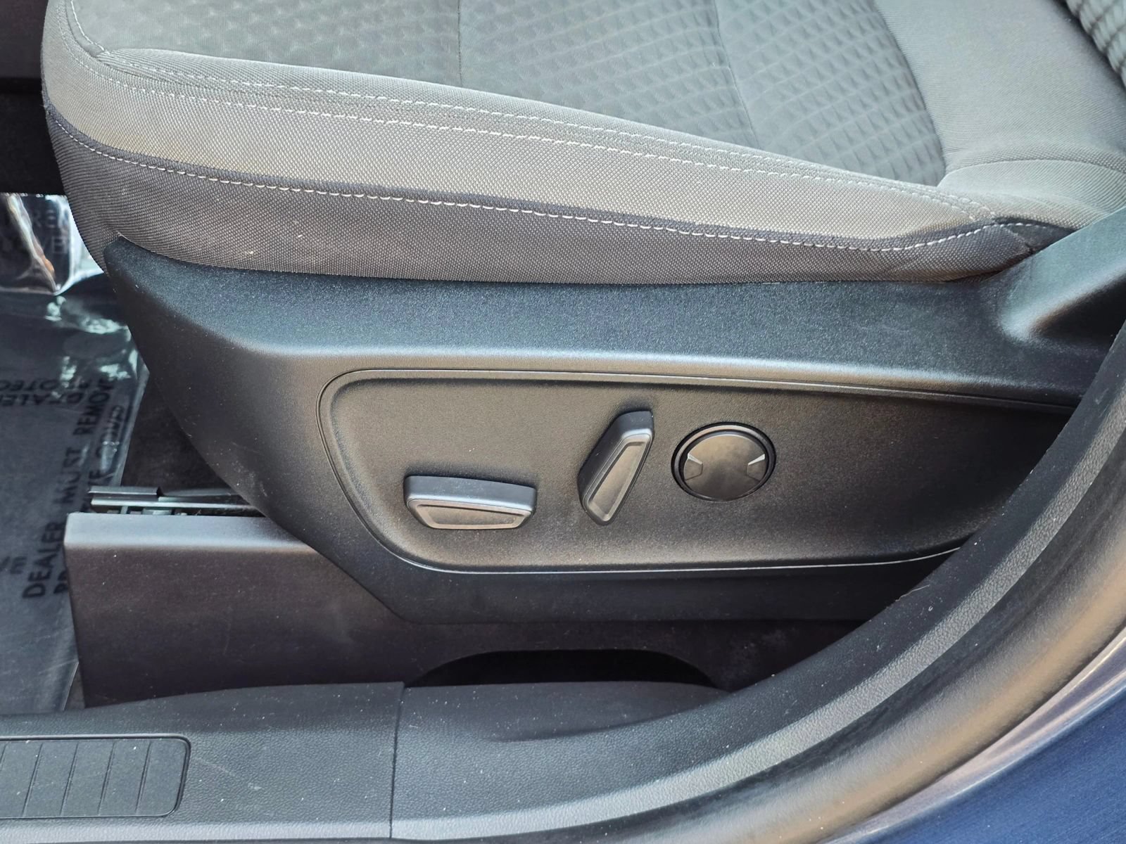 Used 2020 Ford Escape SE FWD image 22