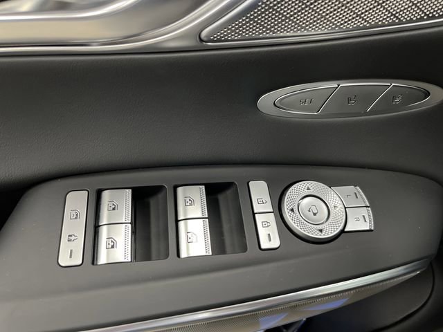 Used 2025 Genesis GV70 3.5T Sport w/ Sport Advanced Package image 31