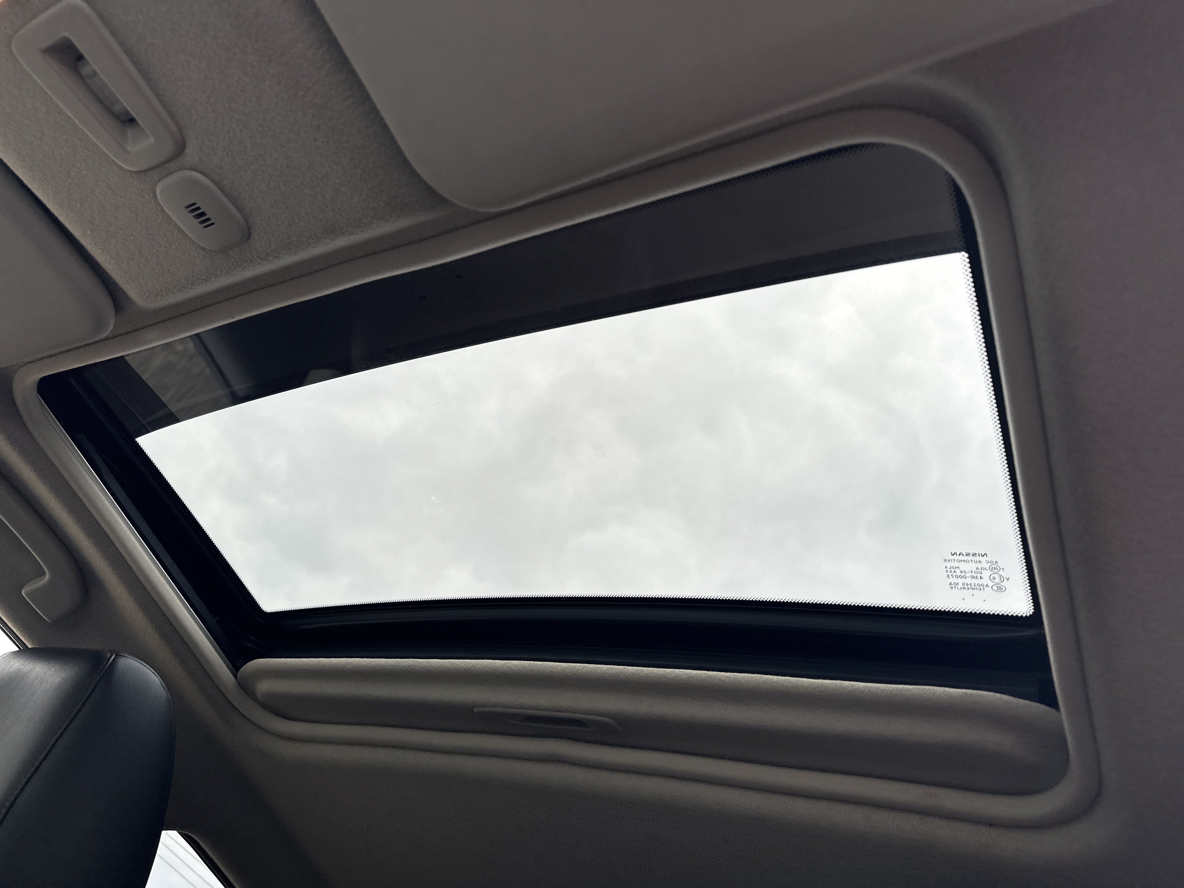 Used 2012 Nissan Juke SL FWD image 36