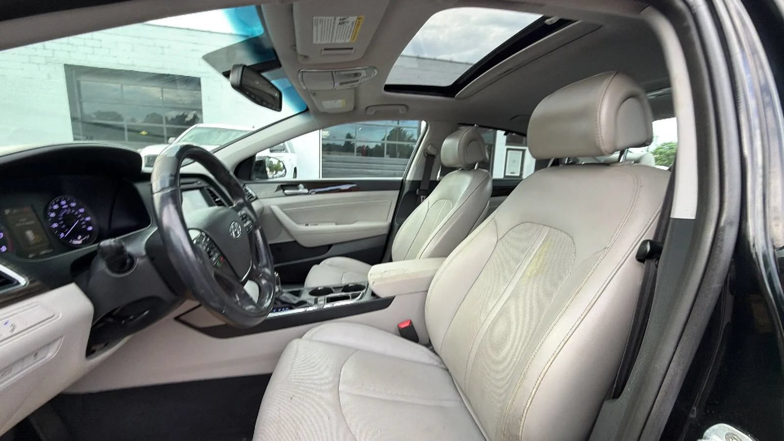 Used 2017 Hyundai Sonata Limited w/ Tech Package 03 FWD image 17