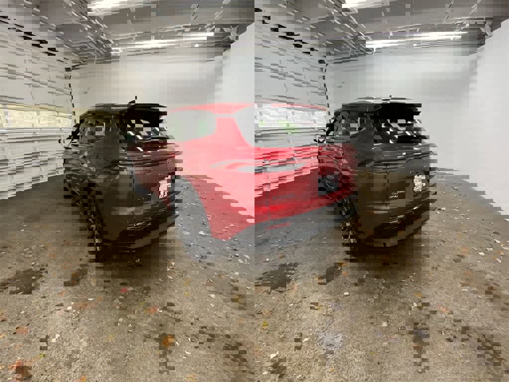 Used 2025 Toyota Crown Signia image 4