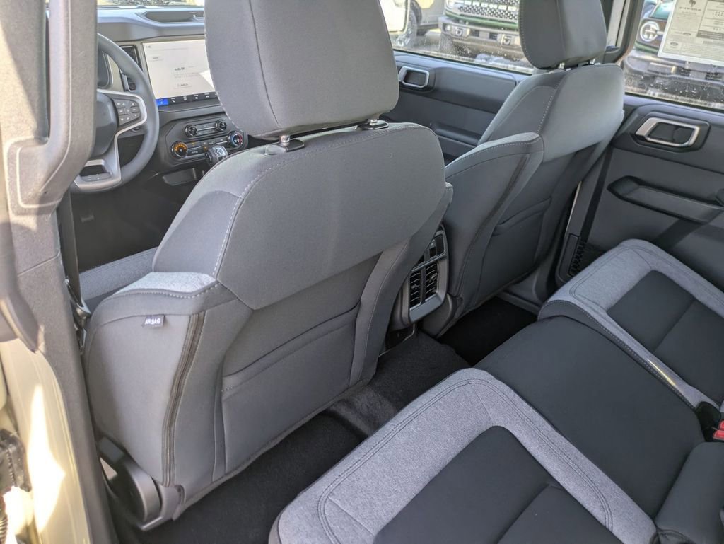 New 2025 Ford Bronco 4-Door AWD/4WD image 40