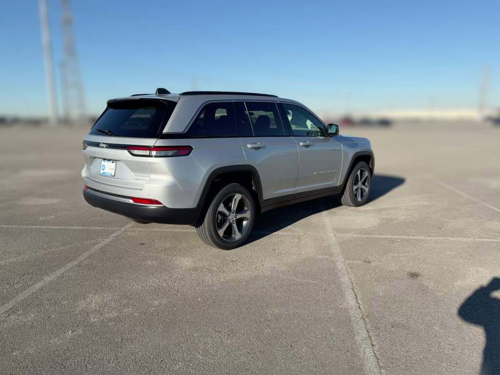 New 2026 Jeep Grand Cherokee Limited image 12