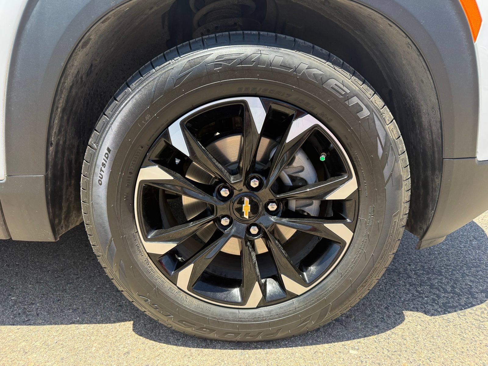 Certified 2022 Chevrolet TrailBlazer LT w/ Convenience Package FWD image 37